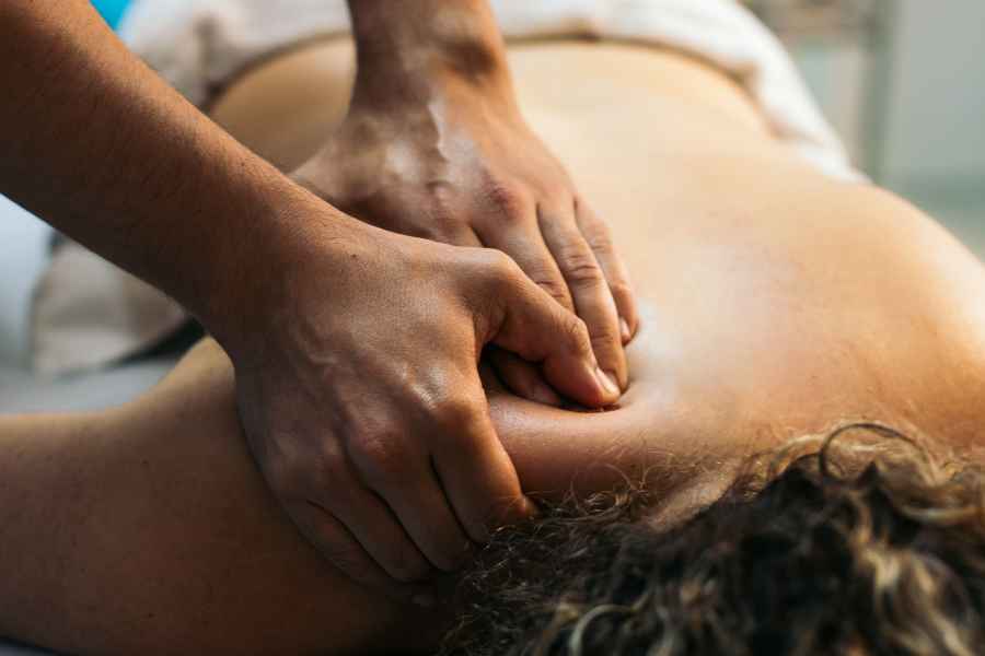 Beneficis del massatge al coll