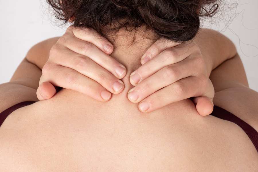 Símptomes de la fuetada cervical